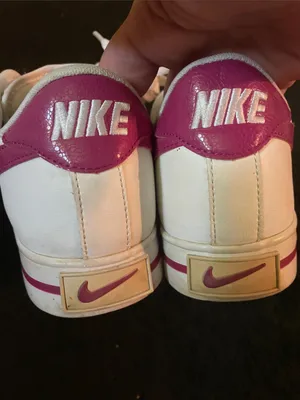 Nike Women's White Sneakers with Pink Swoosh thumbnail 5