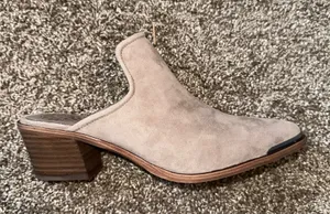Vince Camuto Heels Suede 7.5 thumbnail 1