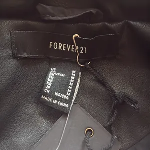 Forever 21 Women's Faux Leather Moto Jacket Size Medium thumbnail 5