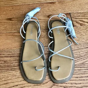 Seychelles Lilac Two Silver Metallic Leather Casual Sandals Women's Size 7.5 NWT thumbnail 6