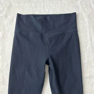 Vuori Clean Elevation Women's Performance Leggings Midnight Heather Size Medium thumbnail 2
