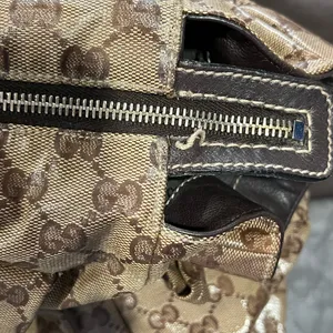 Gucci Hysteria Beige and BrownCrystal Large GG Water-resistant Shoulder Bag thumbnail 10