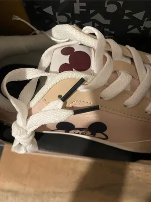New With Tag Women’s Disney Sneakers Beige Character Size 7. thumbnail 4