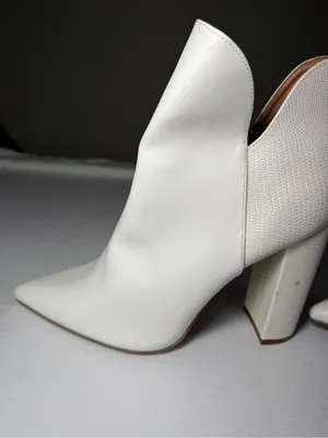 Qupid White Pointed Toe Ankle Booties with Block Heel thumbnail 7