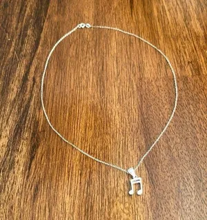 NEW Charming Charlie Musical Note Silver Choker Pendant Necklace NWOT thumbnail 1