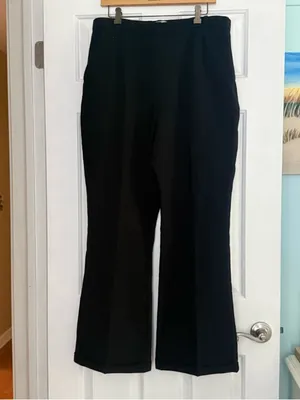 Abercrombie & Fitch Tailored Flare Trousers in Black thumbnail 2