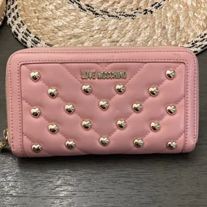 Love‎ Moschino Pink Quilted Heart Zip Around Wallet thumbnail 2