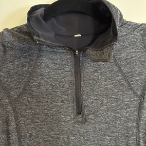 Lululemon‎ Womens Race Your Pace 1/2 Zip Size 2 Dark Gray Thumbholes thumbnail 4