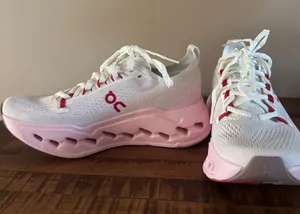 Shoes On Cloud Running thumbnail 1