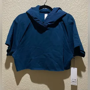 ALO Yoga NWT In The Air Short Sleeve Cropped Hoodie Eclipse Blue Size M thumbnail 7