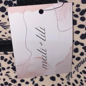 NEW Mail & Lili Weekender Bag thumbnail 3