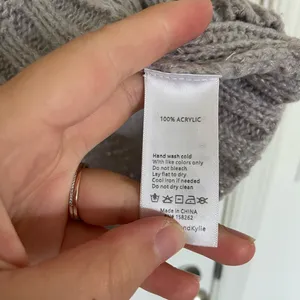 NWOT | Kendall‎ & Kylie women’s knit sweater cropped top — large thumbnail 3