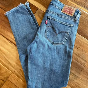 Levi skinny fit jeans thumbnail 2