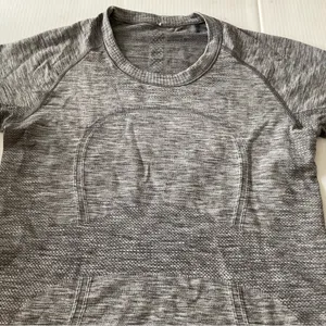 Lululemon Swiftly Tech Short Sleeve Crew Slate / White T Gray T Shirt Women Sz 8 thumbnail 3