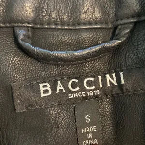 Baccini Faux Leather Black Women's Jacket size S excellent condition length 23” thumbnail 12