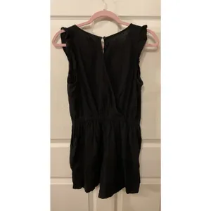 Old Navy Black Linen Blend Romper S Ruffle Cap Sleeve V Neck Elastic Waist thumbnail 6