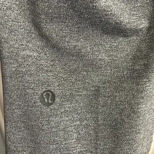 Lululemon On The‎ Fly Pant 28" in Heathered Black thumbnail 5