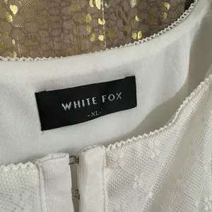 White Fox White Hook Eye Closure Corset Style Crop Top XL thumbnail 4