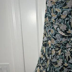 NWT Petal and Pup Amren Floral One-Shoulder Tiered Asymmetric Dress women's 2 thumbnail 4