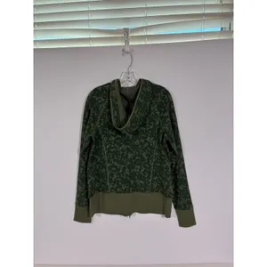 Cabi Marathon Jacket Womens M Green Camo Full Zip Hoodie Thumbholes 6030 thumbnail 13