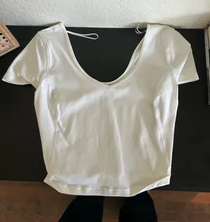 Lululemon align T-shirt thumbnail 1