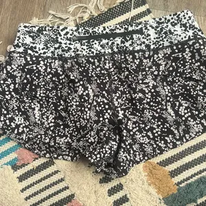 Lululemon speed‎ short in size 4 thumbnail 10