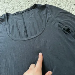 Lululemon Scoop Neck Long Sleeve TShirt Black (XSmall) thumbnail 8