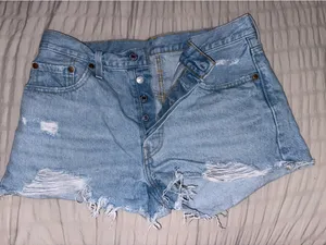 Levi’s 501 Jean Shorts thumbnail 2