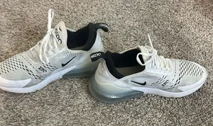 Nike Air Max 270 Shoes thumbnail 1