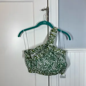 Tuckernuck Hyacinth House Green Floral‎ Gina Crop Top Size Large vacation beach thumbnail 2