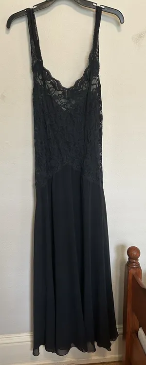 Vintage Rare Victoria’s Secret Lace Maxi Slip Dress Size Medium Feminine Sexy thumbnail 1