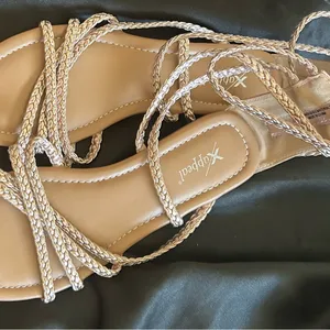 Xappeal Women's Braided Sandals - Gold size 9M GREAT SHAPE! Like New thumbnail 5