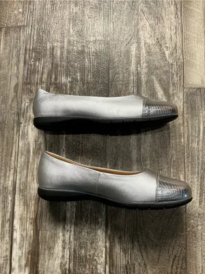 Comfortview Silver Ballet Flat with Silver Metallic Toe Size 10 Wide thumbnail 9