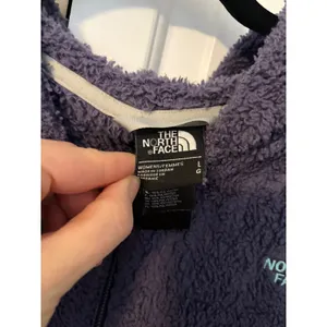 The North Face Womens Osito Full Zip Fleece Hoodie Purple‎ Large NF0A3XBC thumbnail 5