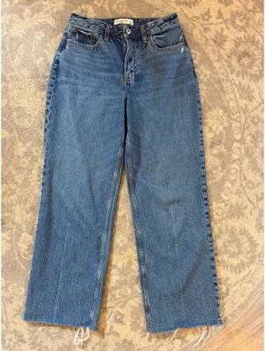Abercrombie & Fitch Curve Love The Loose High Rise Jeans thumbnail 1