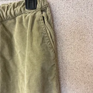 Zara Women‎ Size 2 Sage Green Corduroy Pockets Casual Trouser Pants thumbnail 3
