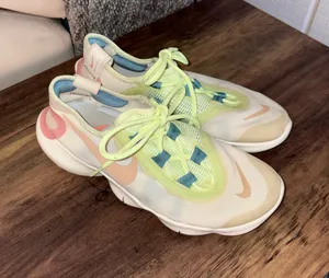 Nike Tennis Shoes Women’s thumbnail 1