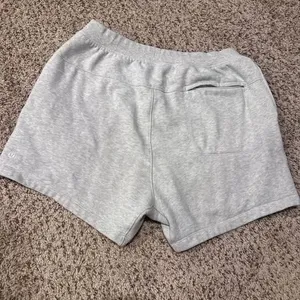 Lululemon shorts thumbnail 2