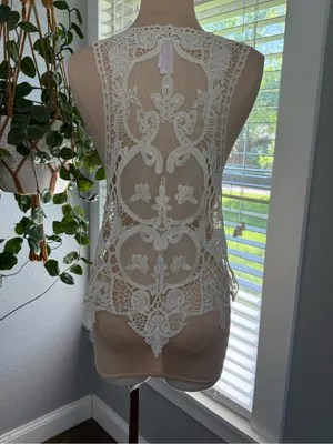 No Boundaries Floral Crochet Lace Vest Juniors Size Medium thumbnail 3