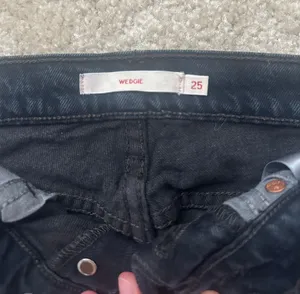 Levi's Wedgie Straight Jeans thumbnail 3