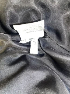 Cropped Black Puffer Jacket Size L thumbnail 4