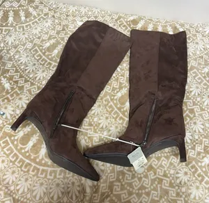 a new day Brown Knee-High Pointed-Toe Heeled Boots thumbnail 1
