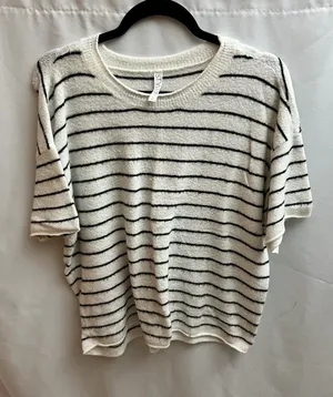 Stylus Striped Knit Sweater Top Womens Medium Cream Black Short Sleeve Soft thumbnail 1