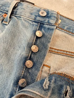 NWT Levi’s Size 28 Icon Skirt Mid Rise Distressed Denim Mini Medium Wash Classic thumbnail 7