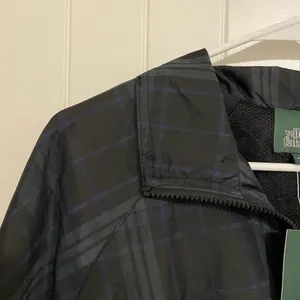 NEW Wild Fable women’s black green plaid zip windbreaker bomber jacket‎ XS thumbnail 2