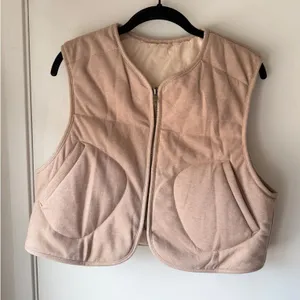 Unbranded Women's Quilted Sleeveless Zip-Up Vest in Beige thumbnail 1