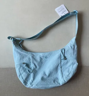 Lululemon Slouchy Sling Bag 6L - Foam Cloud thumbnail 1