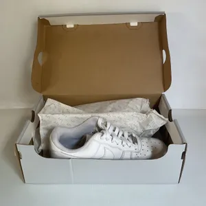 Nike Air Force 1 ’07 White Women’s Size 8 Leather Sneakers DD8959-100 thumbnail 11