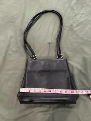 Elegant Black Leather Shoulder Bag with Double Straps thumbnail 3