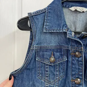 Adam Levine medium wash denim cotton pocket sleeveless button front‎ vest small thumbnail 2